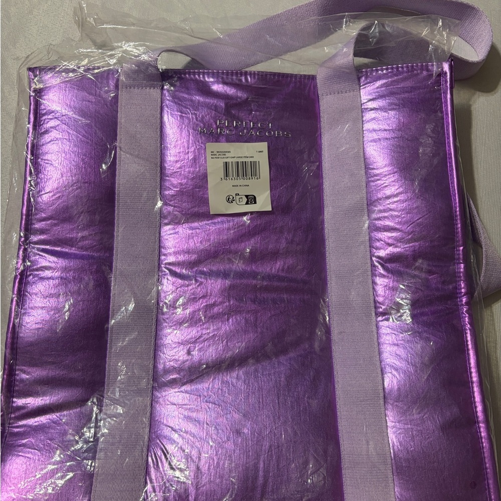 Marc Jacobs Shiny Purple Tote Bag - Picture 14 of 15